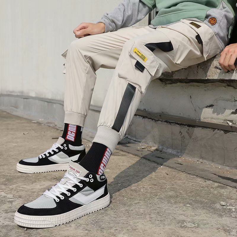 Calça Cargo Masculina com Fivelas Laterais e Caimento Urbano