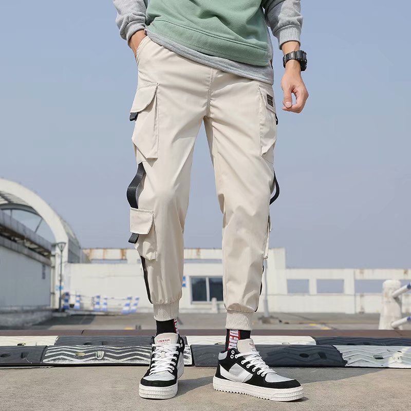 Calça Cargo Masculina com Fivelas Laterais e Caimento Urbano